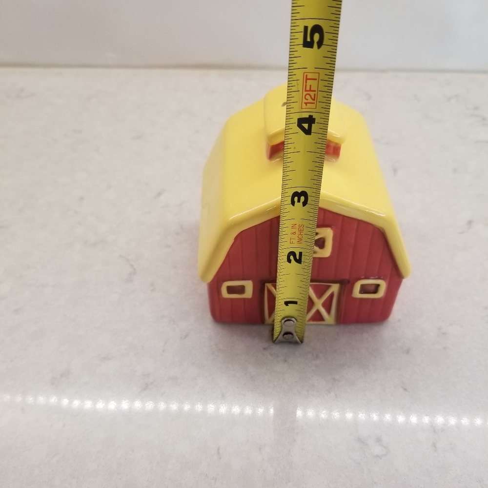 John Deere Salt and Pepper Shaker - Picture 6 of 11